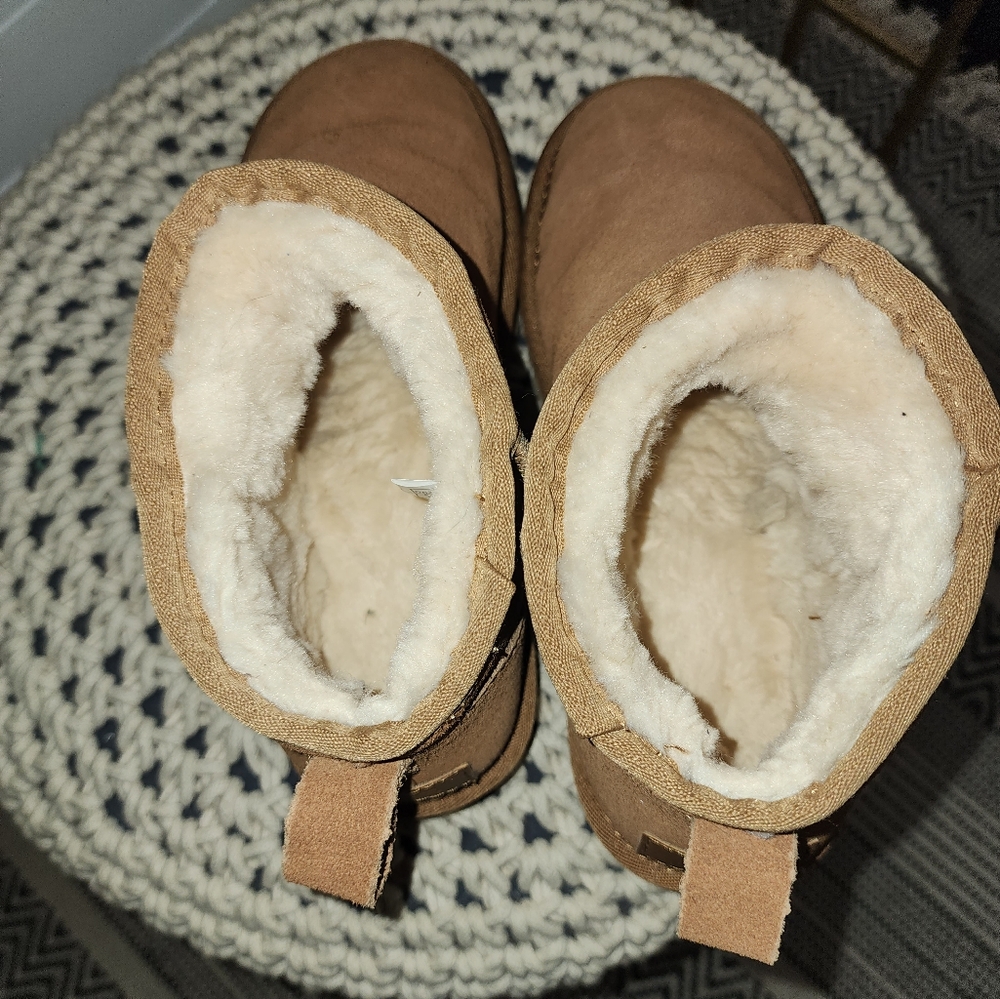 Ugg style Ugg ankle boots - Picture 6 of 10